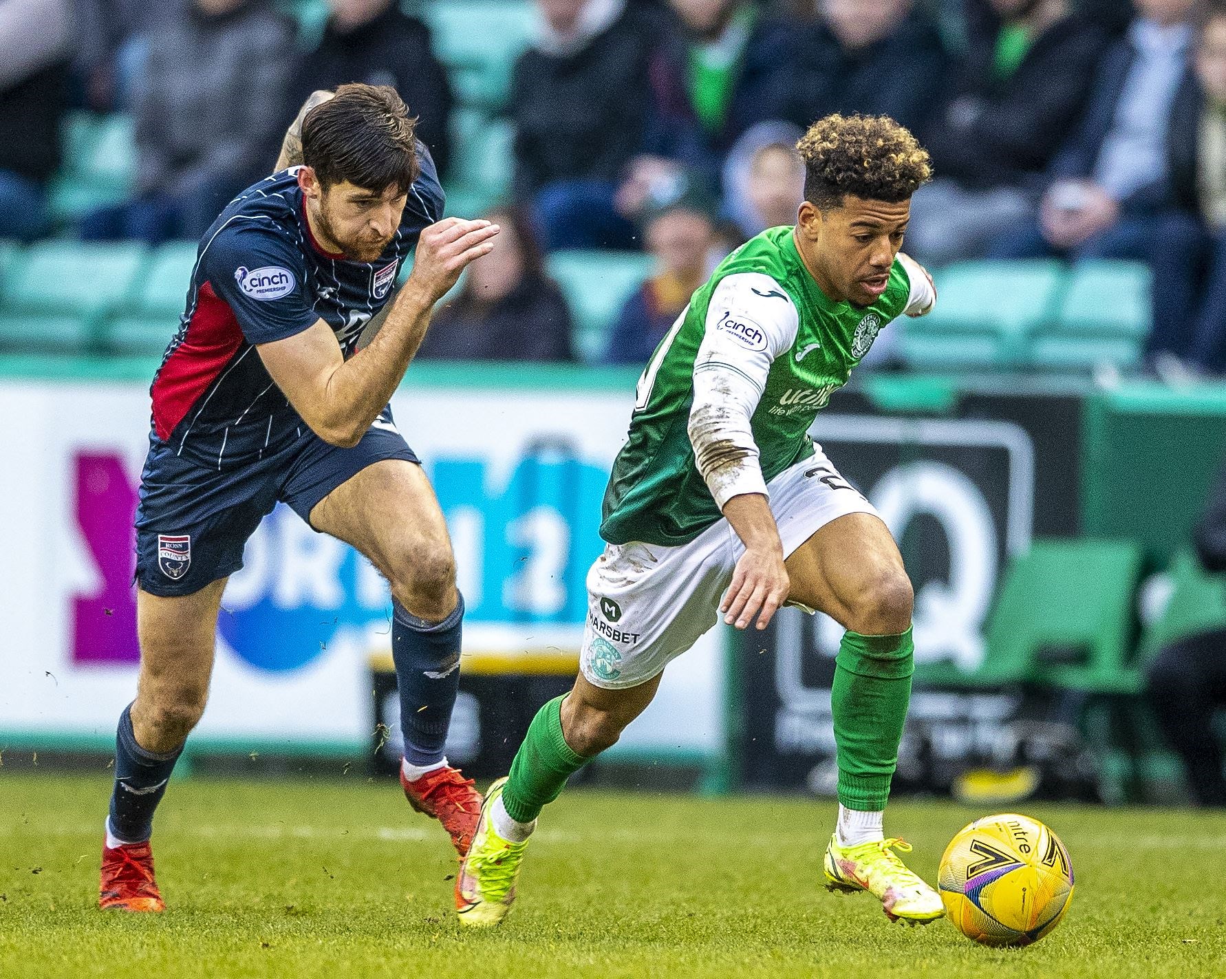 Jack Baldwin chases down Hibs’ Sylvester Jasper. Picture: Andy Barr