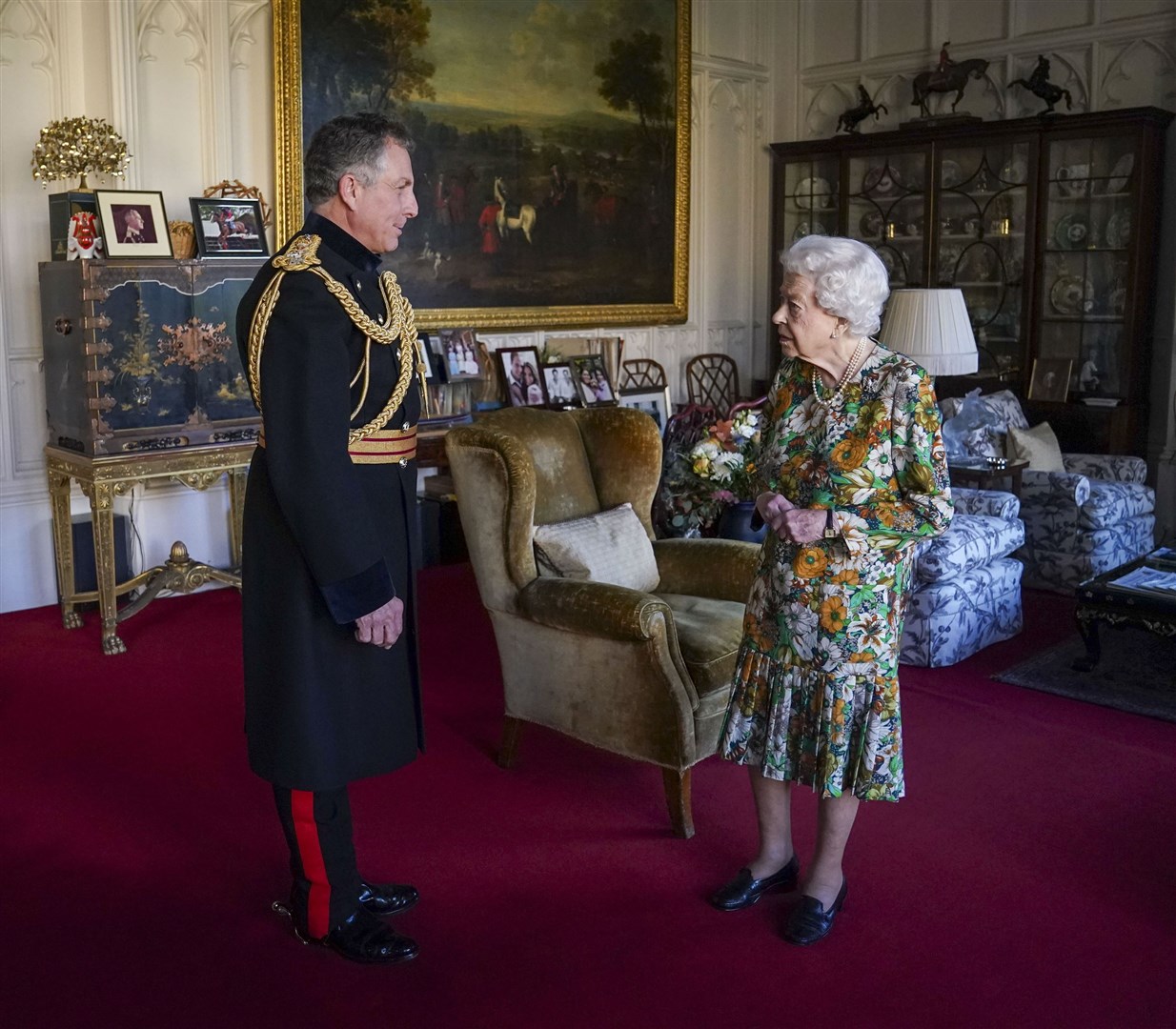 The Queen with General Sir Nick Carter (Steve Parsons/PA)