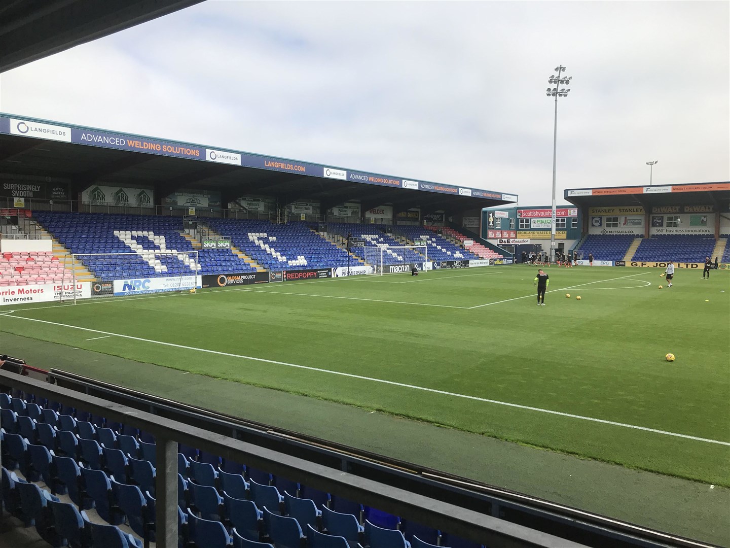 Ross County take on Dundee United at Global Energy Stadium.