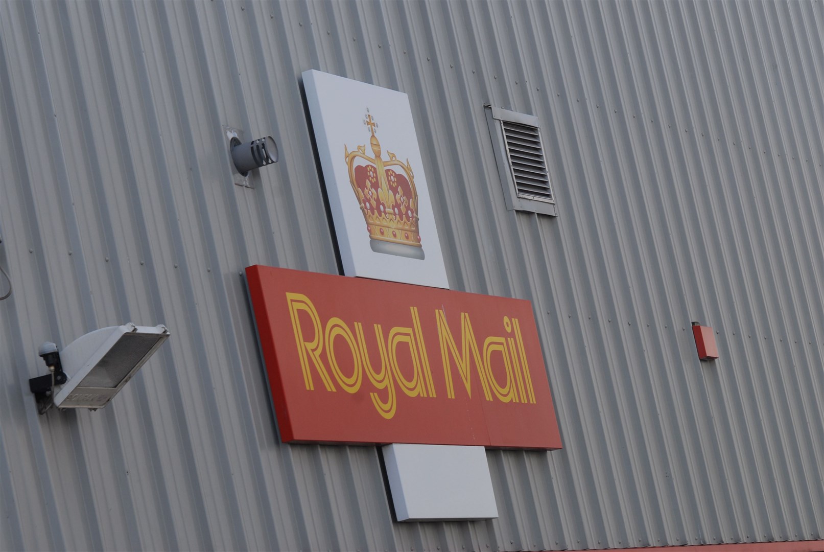 Union representatives have warned that Royal Mail postal services are nearing 'breaking point' in the Highlands.