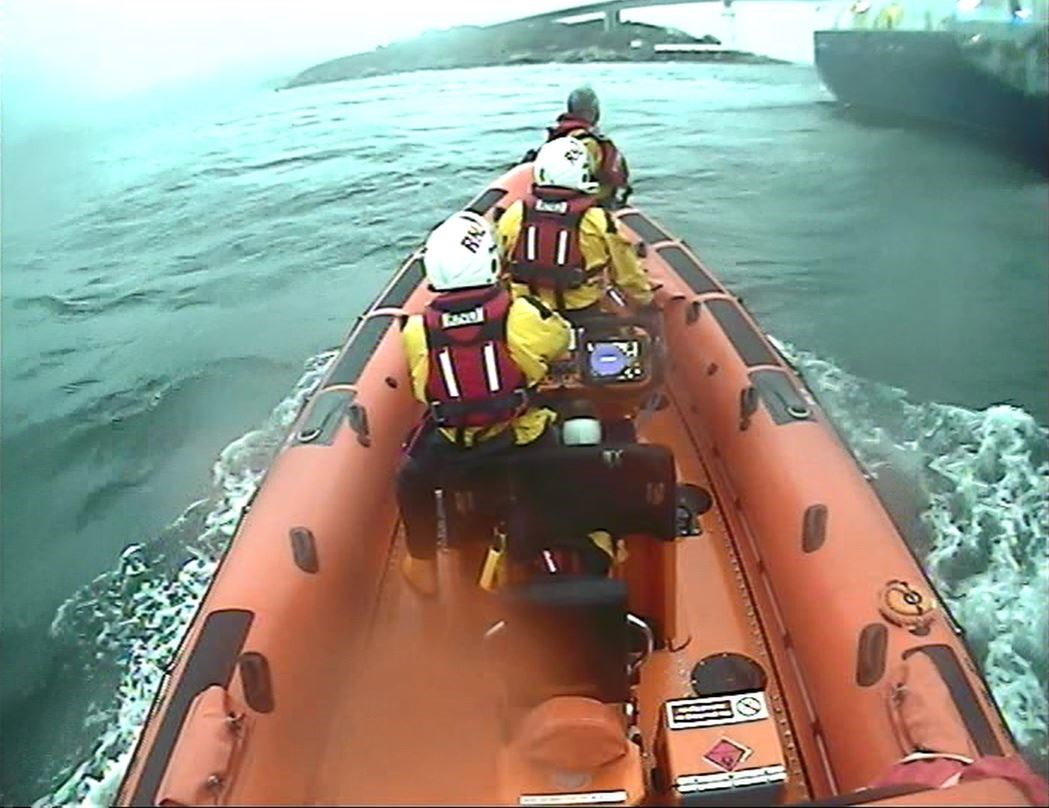The lifeboat closes in on the vessel. Picture: Kyle RNLI