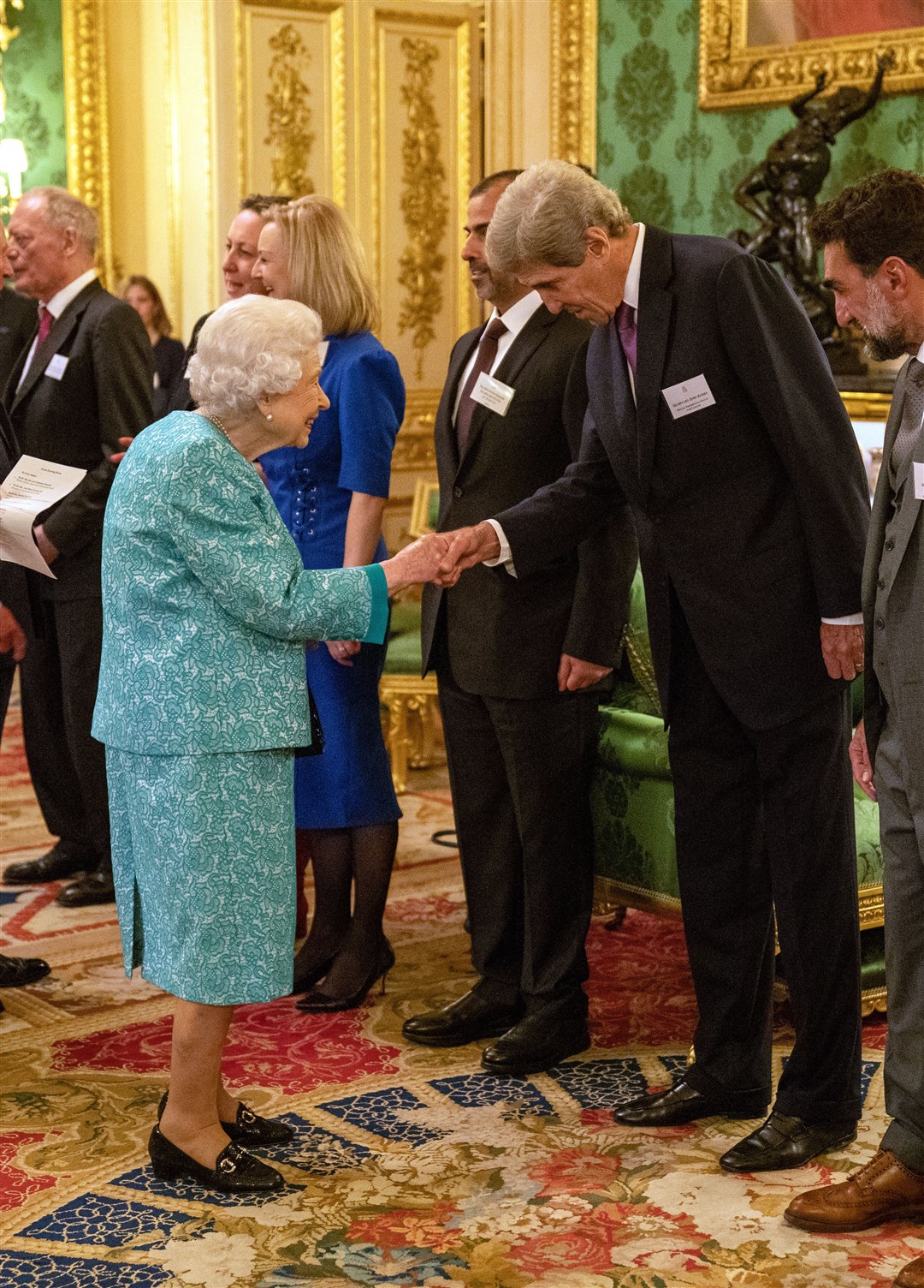 The Queen and John Kerry (Arthur Edwards/The Sun)