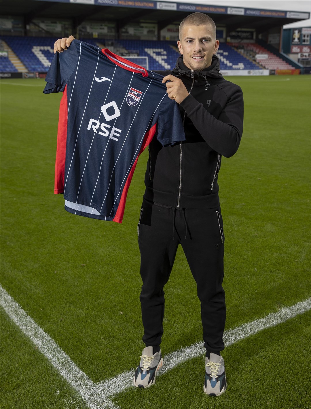 Picture - Ken Macpherson, Inverness. See story. Ross County new loan signing from Arsenal, Harry Clarke.
