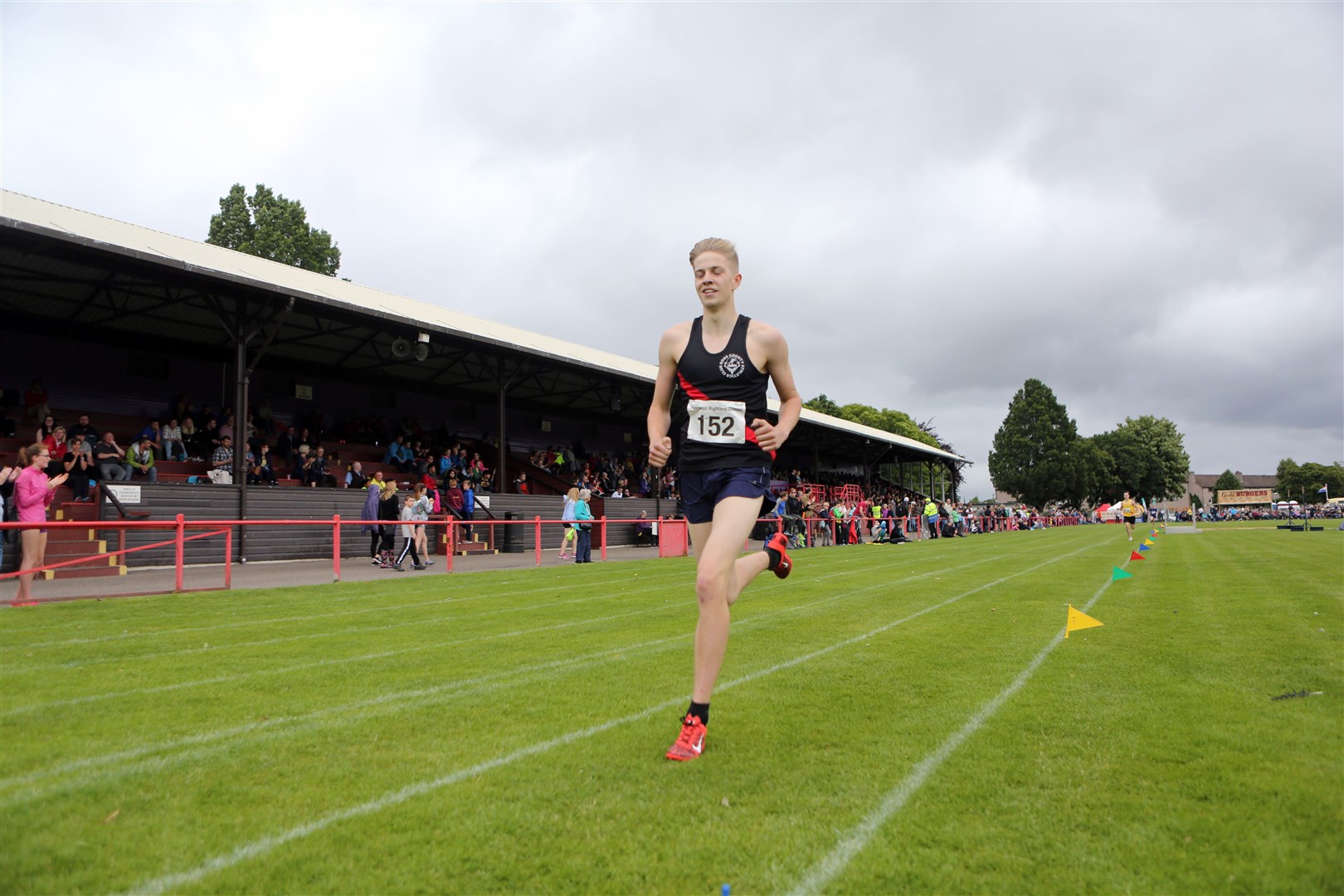 Inverness Highland Games 2017.Finlay Todd wins the mens 800m 800m.Pictures: John Baikie 038336.
