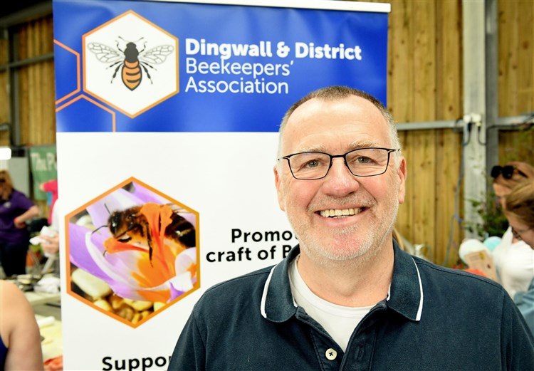 Stewart Macpherson, Dingwall & District Beekeepers Association. 사진: James Mackenzie