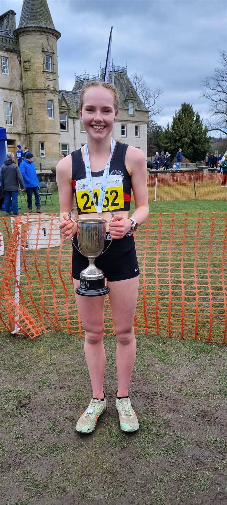 Caitlyn Heggie is under-17 cross country champion.