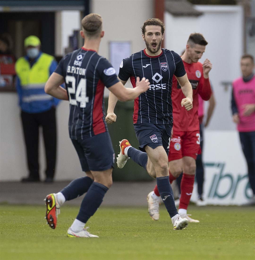 Picture - Ken Macpherson, Inverness. Ross County(2) v St.Mirren(3). 16.10.21. Ross County's Alex Iacovitti celebrates his goal.