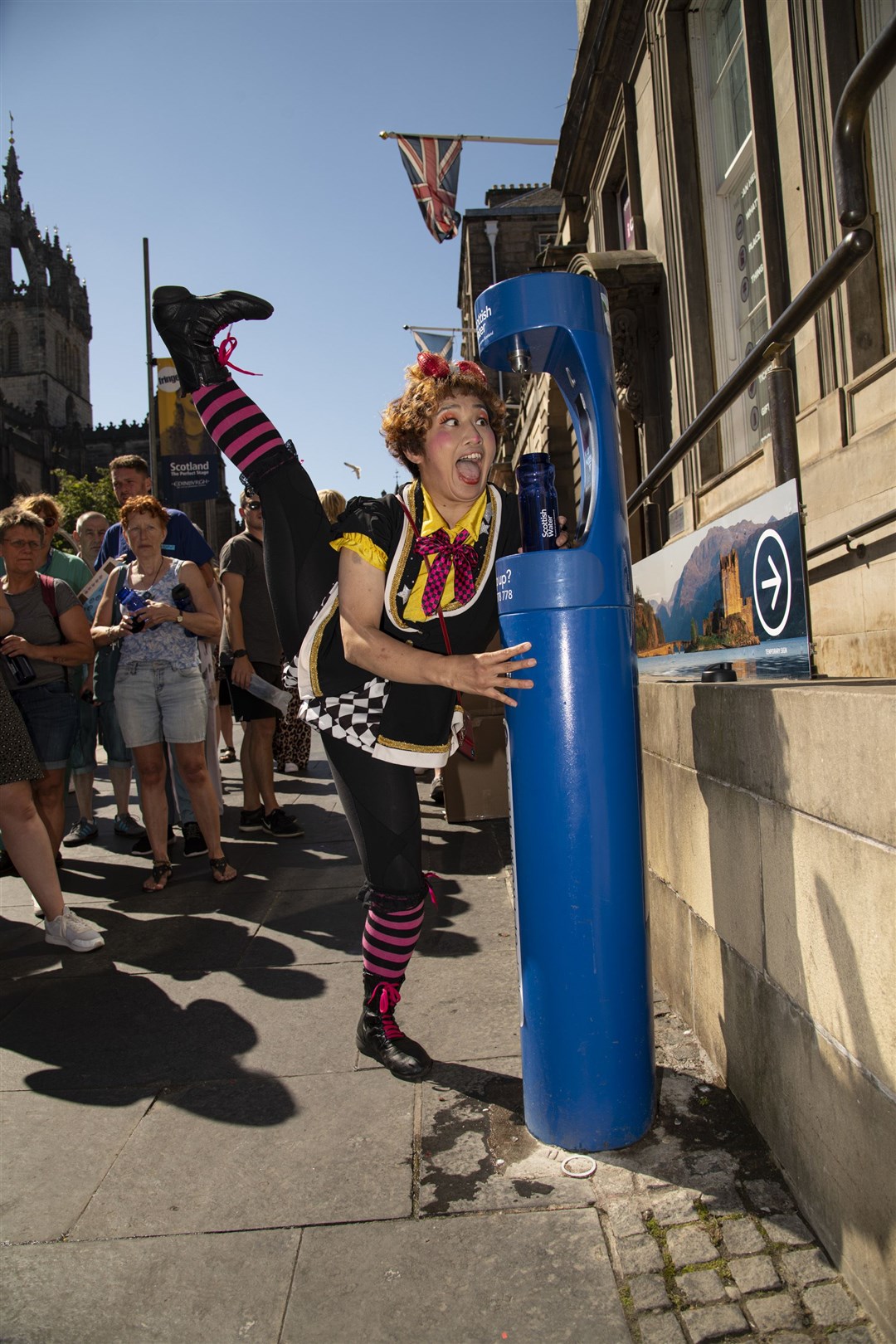 To thank the public, Scottish Water gave away free refillable bottles at one of our busiest Top Up Taps in the Royal Mile, Edinburgh during the festival. Picture Paul Watt/Scottish Water.