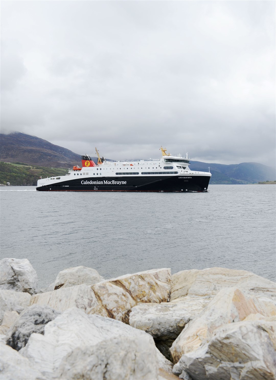 CalMac has temporarily suspended its Ullapool ferry service due to the weather.