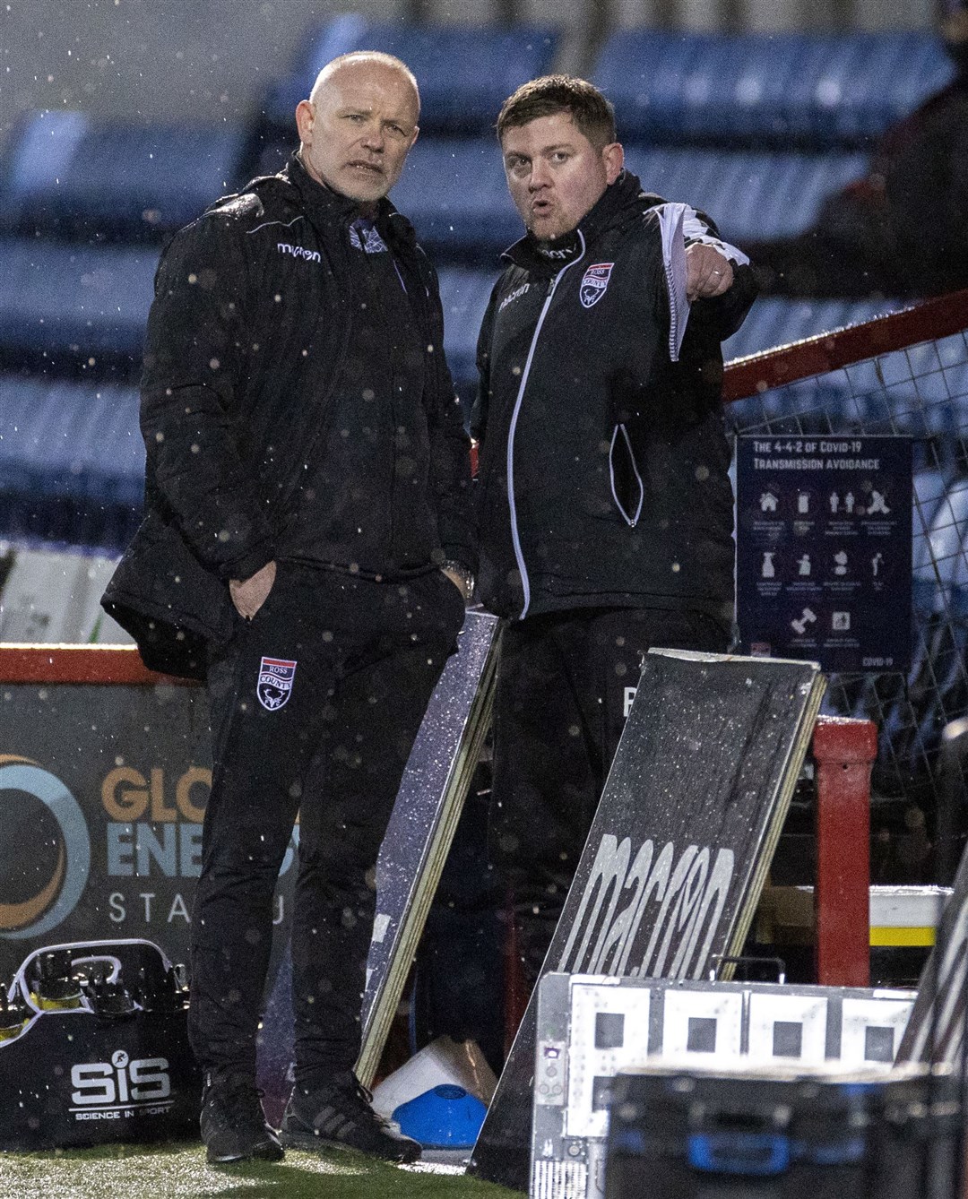 Picture - Ken Macpherson, Inverness. Ross County(0) v St.Mirren(2). 26.12.20. Ross County manager John Hughes with assistant manager Richie Brittain,
