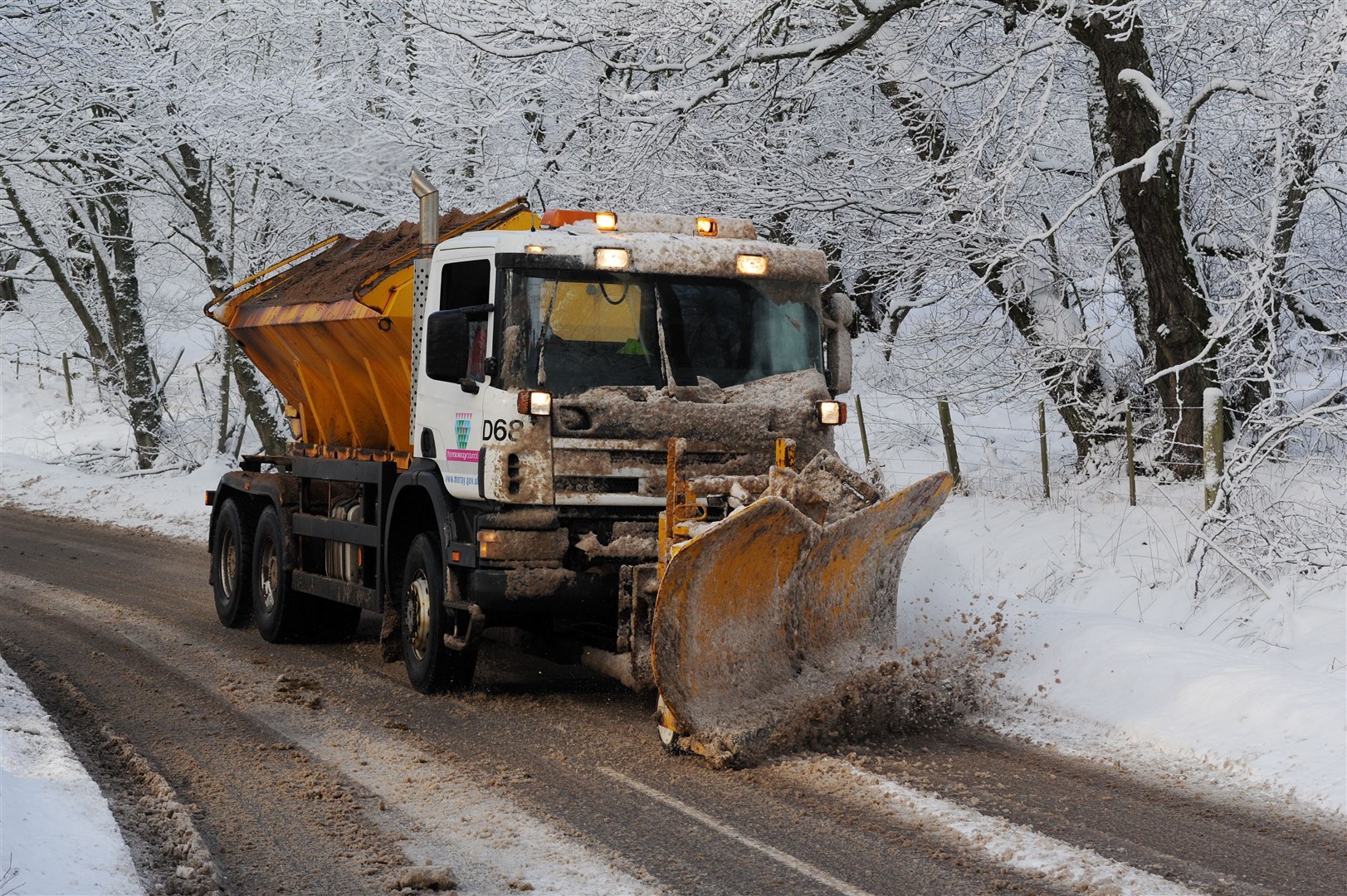Rhoda Grant says Highland Council needs more cash from the Scottish Government to ensure roads are gritted properly.