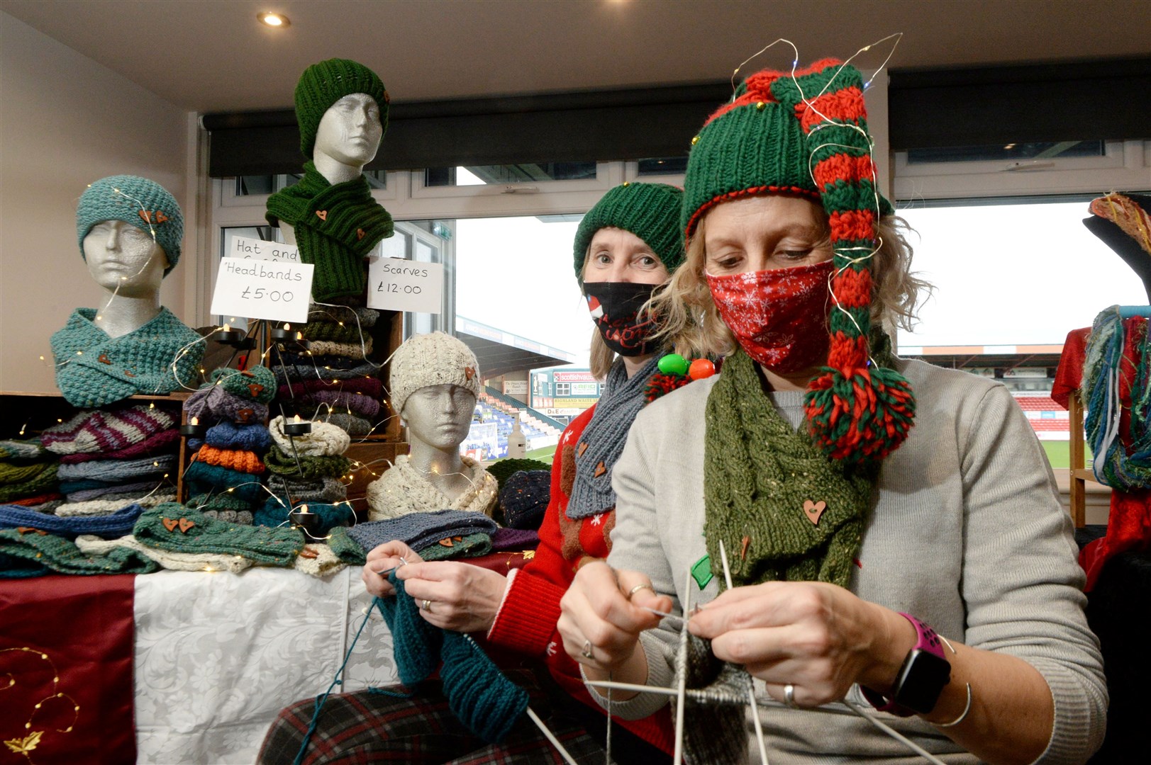 Ali Brown and Morag Hunter knitting. Picture: James Mackenzie.