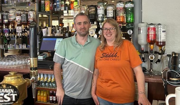 Owners of the Star Inn, Scott Crombie and Caroline Henderson, welcomed the donation.