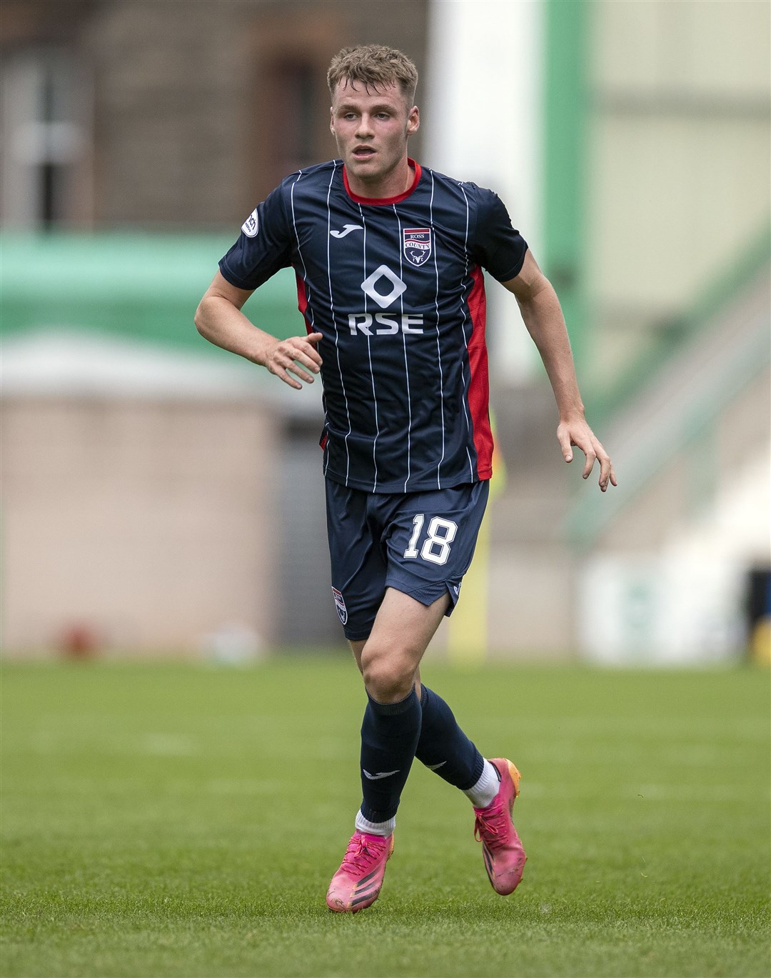 Picture - Ken Macpherson, Inverness. Hibs(3) v Ross County(0). 08.08.21. Ross County's Jack Burroughs.