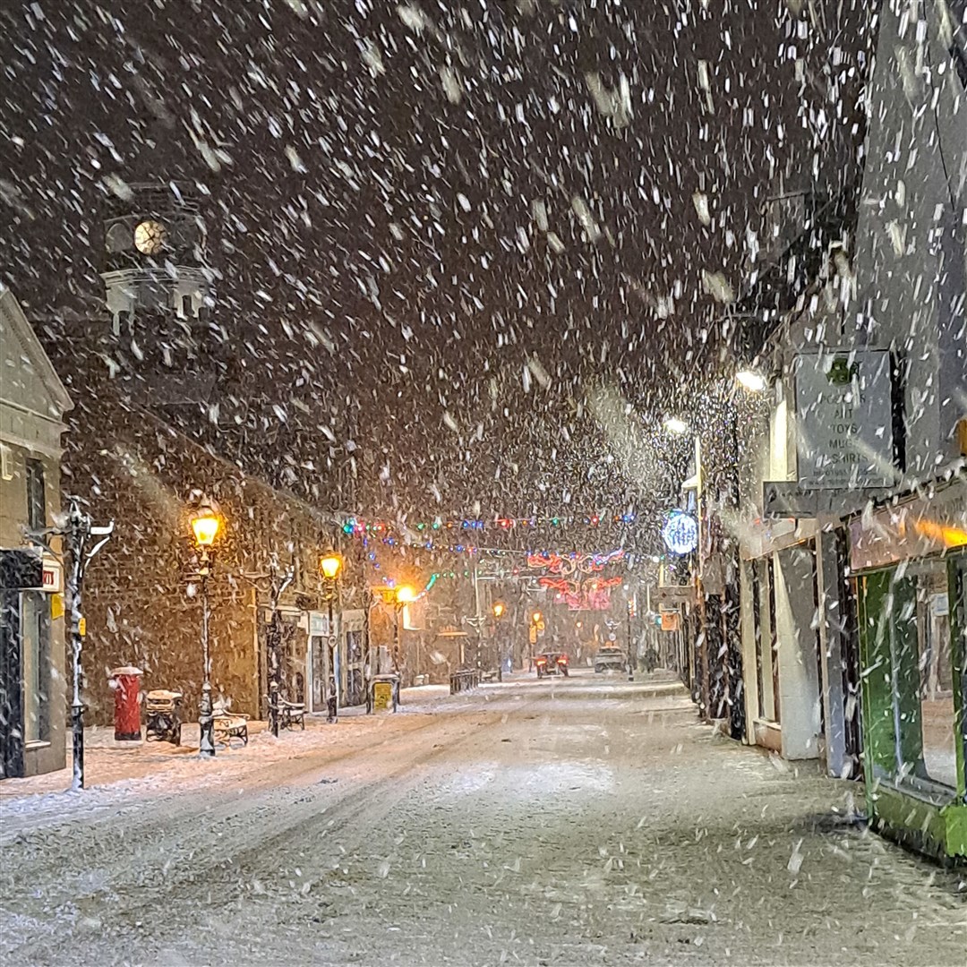 A snowy High Street snapped by Lynn Lonnen in Dingwall.