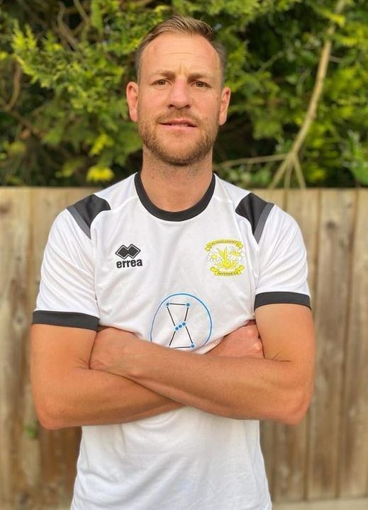 Gary Warren has signed for Clachnacuddin