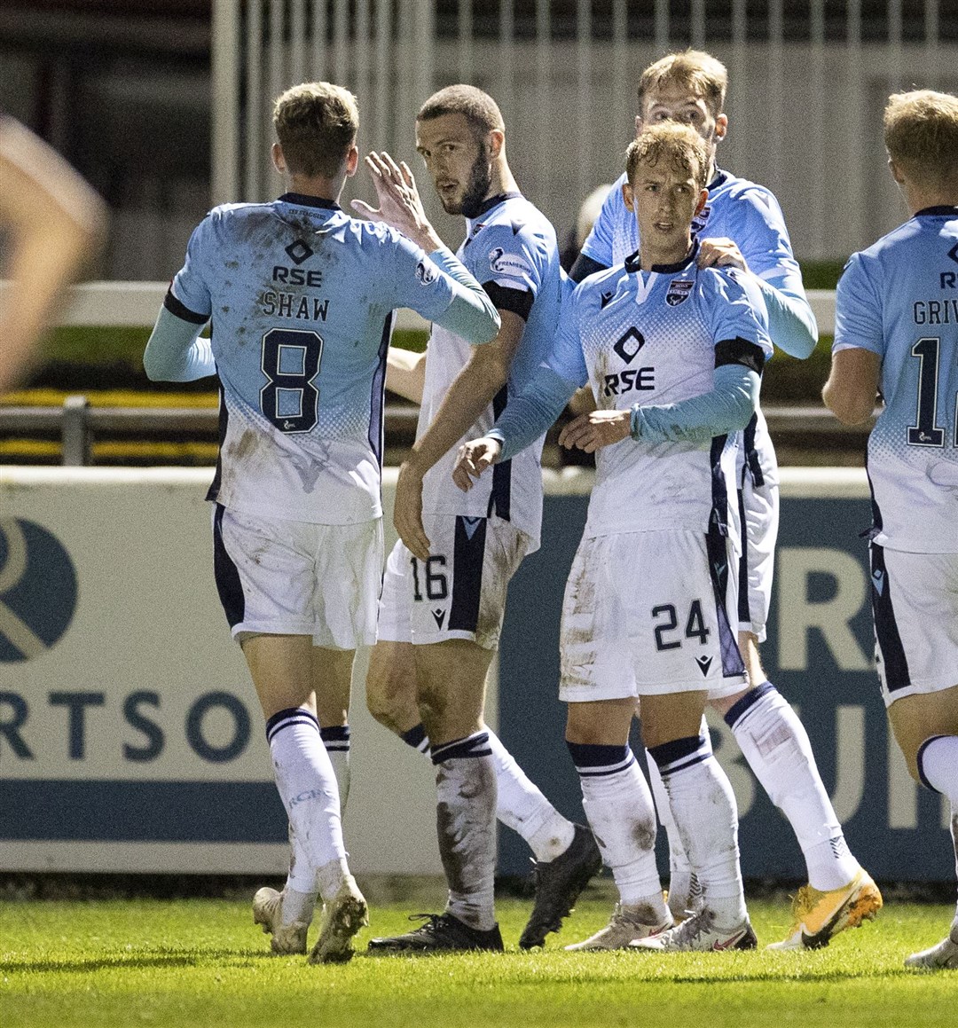 Ross County beat Celtic 2-0 to reach the quarter finals.
