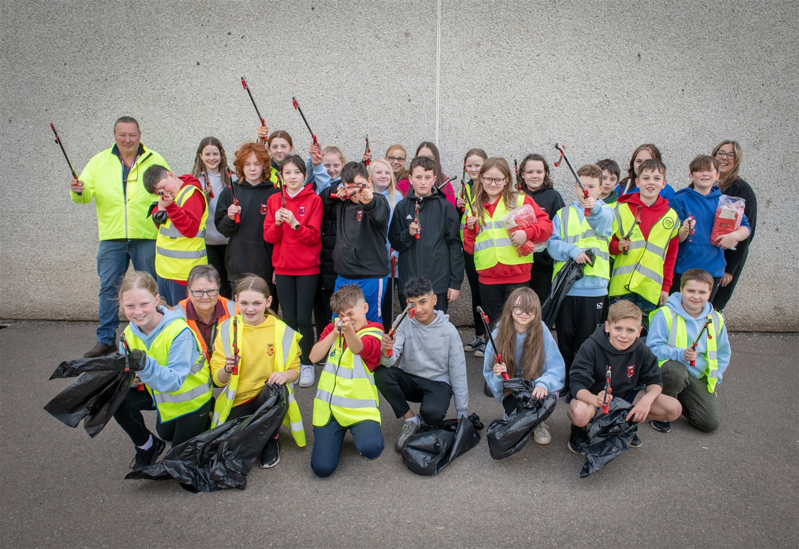 Dingwall Primary School pupils tackle woodland litter on their doorstep
