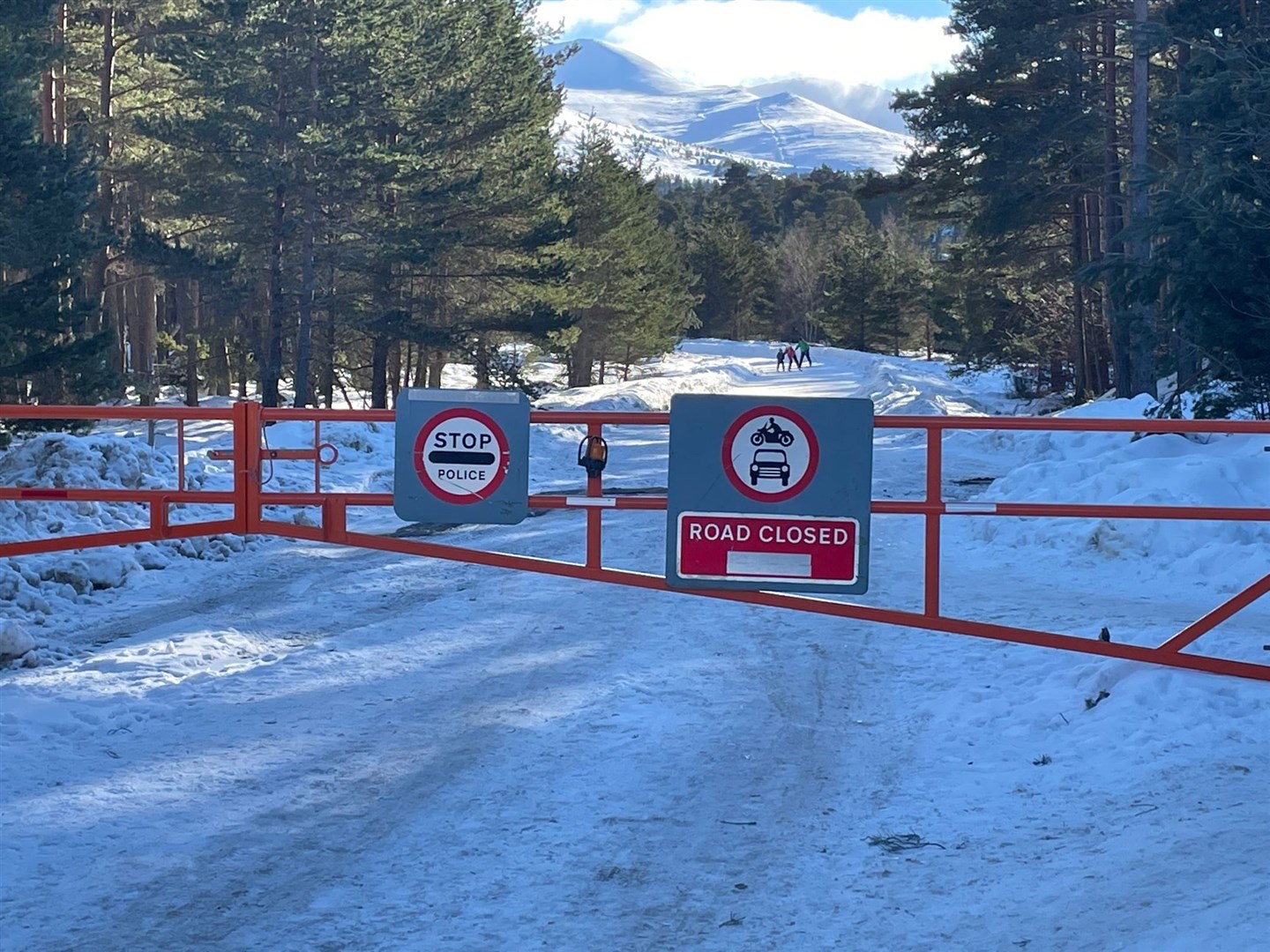 The Glenmore snowgates locked during the freezing spell and the link road remains closed to traffic.