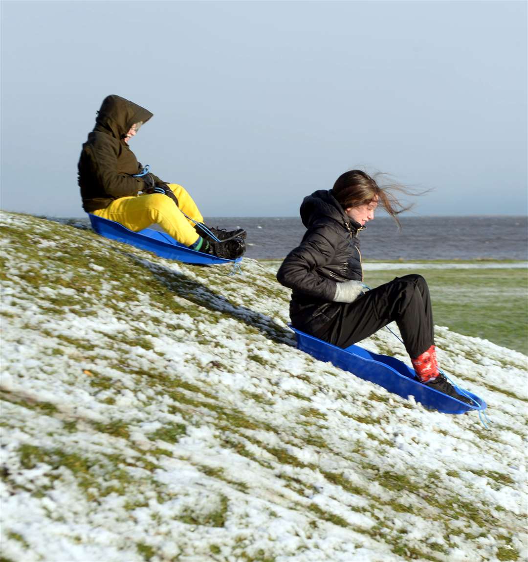 Josh (11) and Lana (12) Campbell on Gallow Hill, Tain Links. Picture: James Mackenzie.
