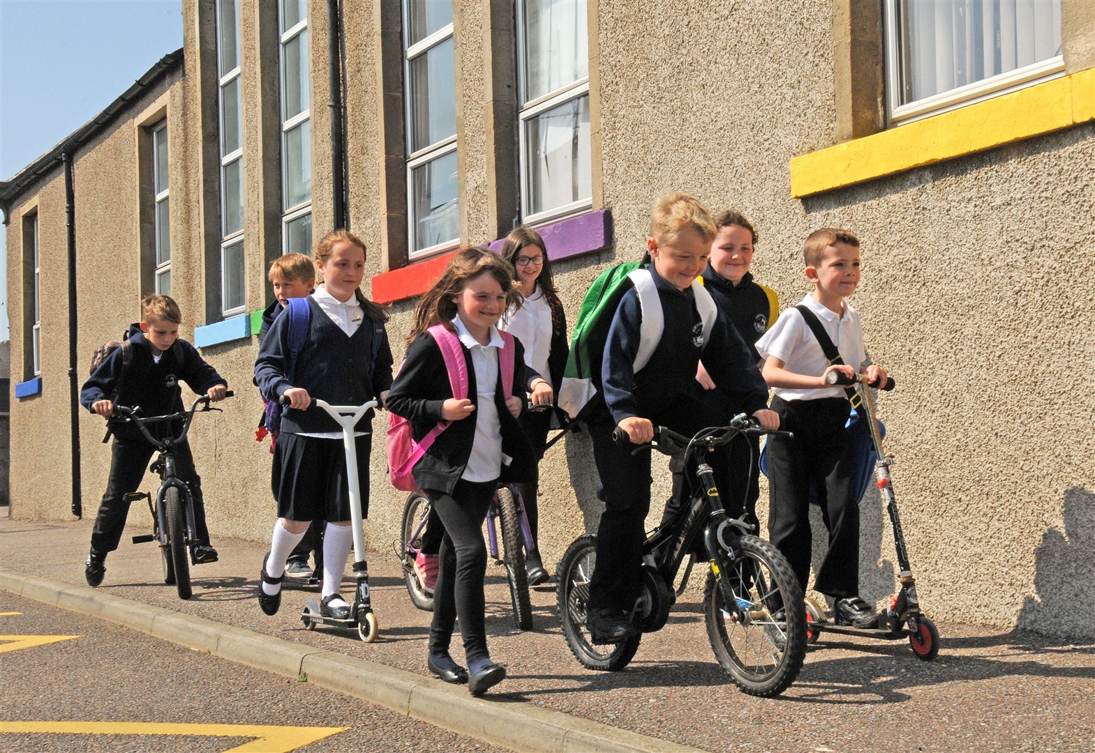 There are many benefits to walking to school experts say.