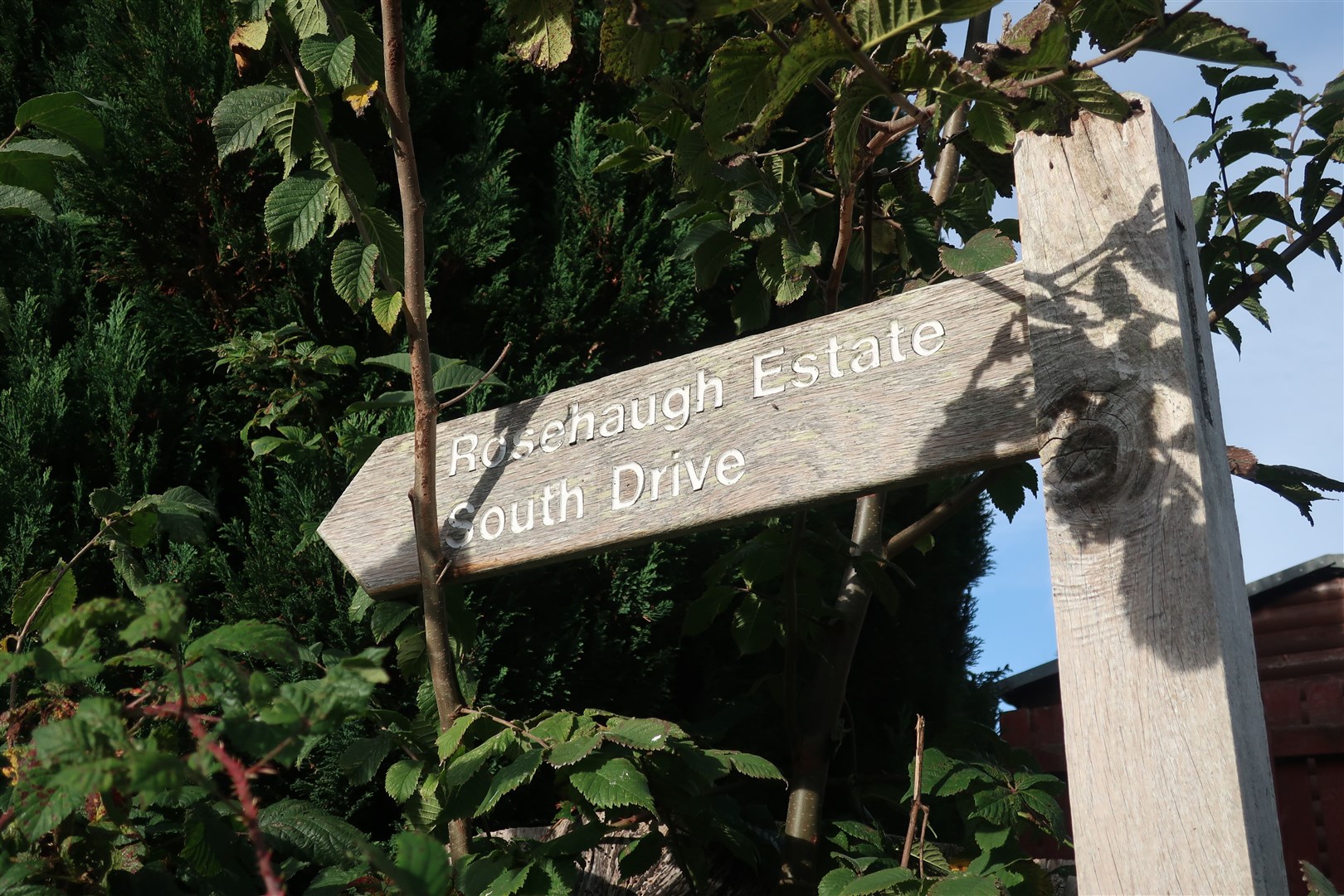 Path sign to Rosehaugh Estate via the South Drive..