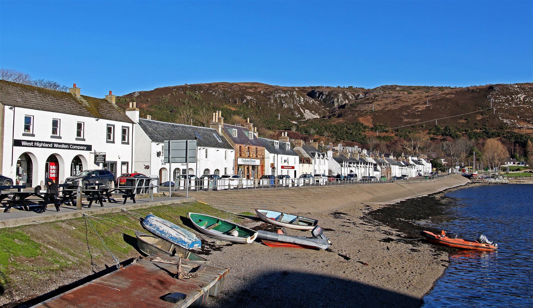 Plans are being drawn up for a new sign welcoming visitors to Ullapool.