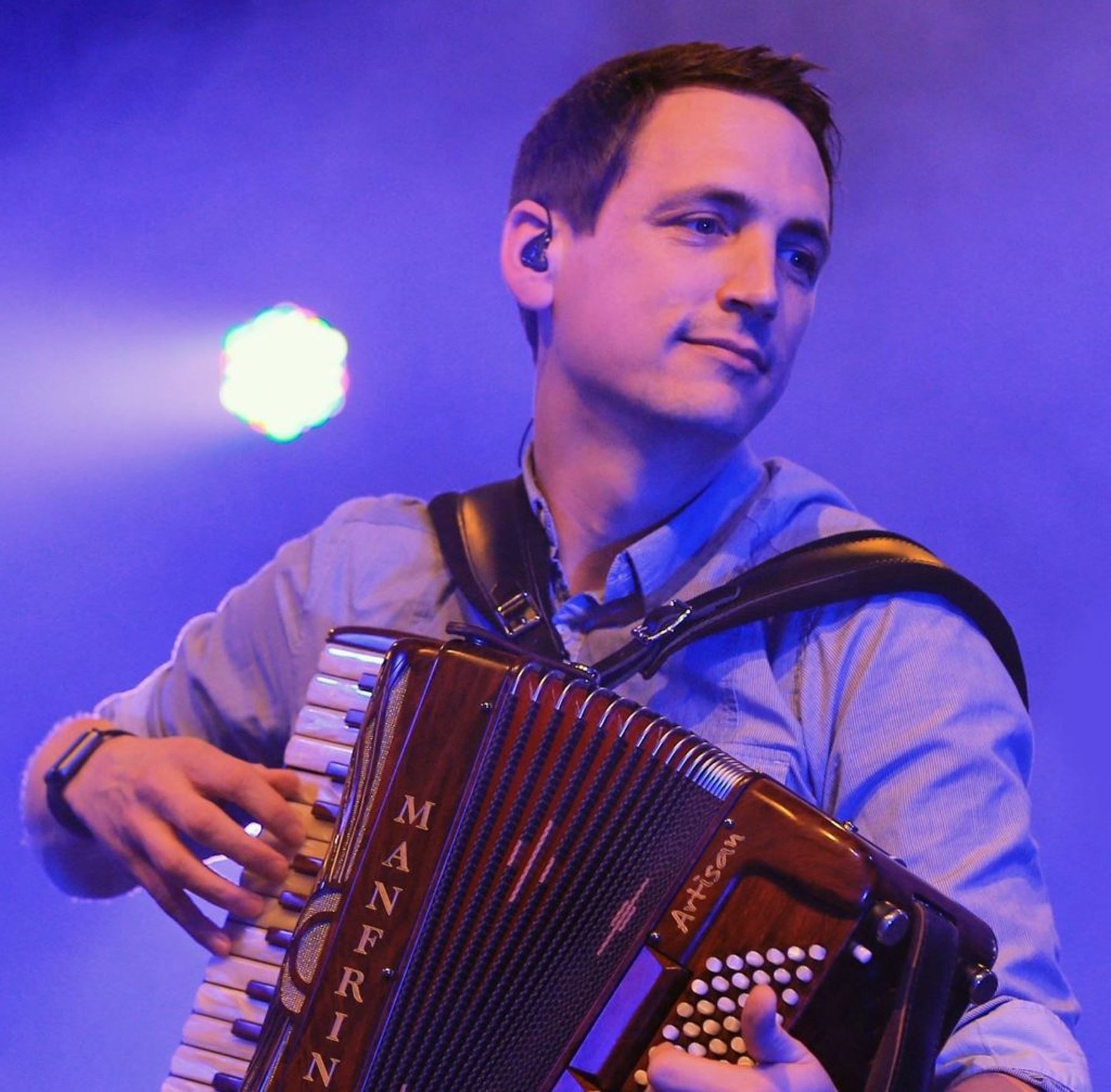 Accordionist Gary Innes from the band Manran will be leading some traditional music sessions.