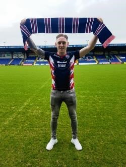 Declan McManus was today unveiled as Ross County's newest player.