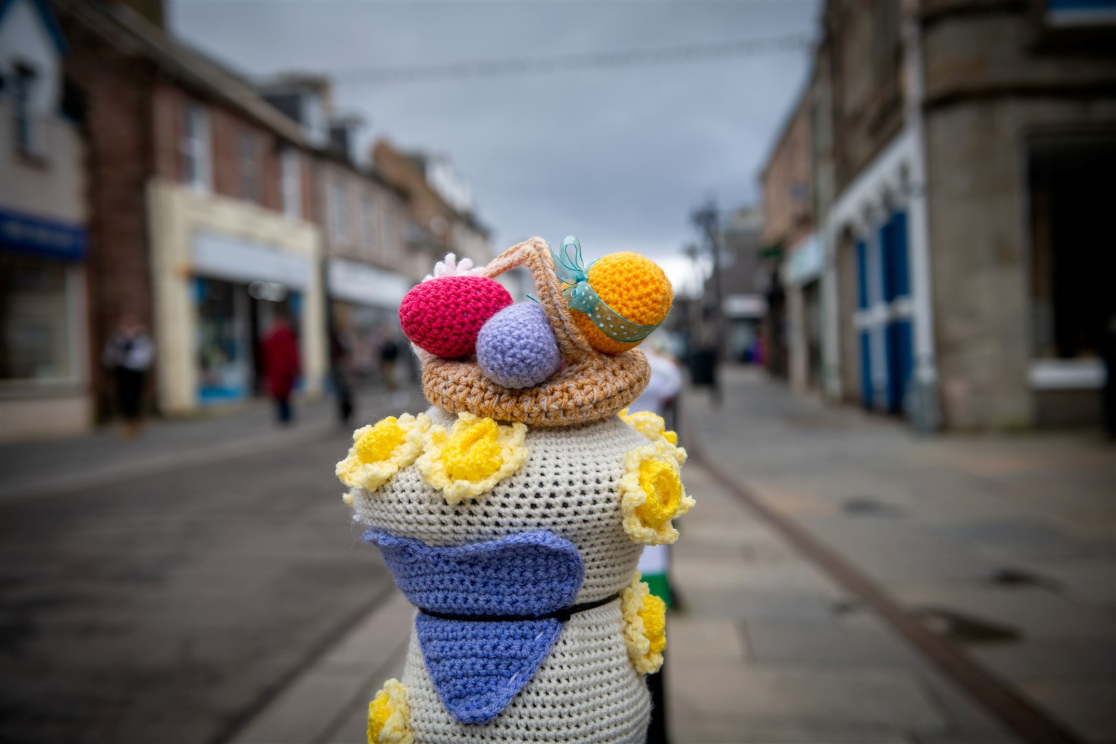 Easter-themed yarn-bombing on Dingwall High Street. Picture: Callum Mackay.