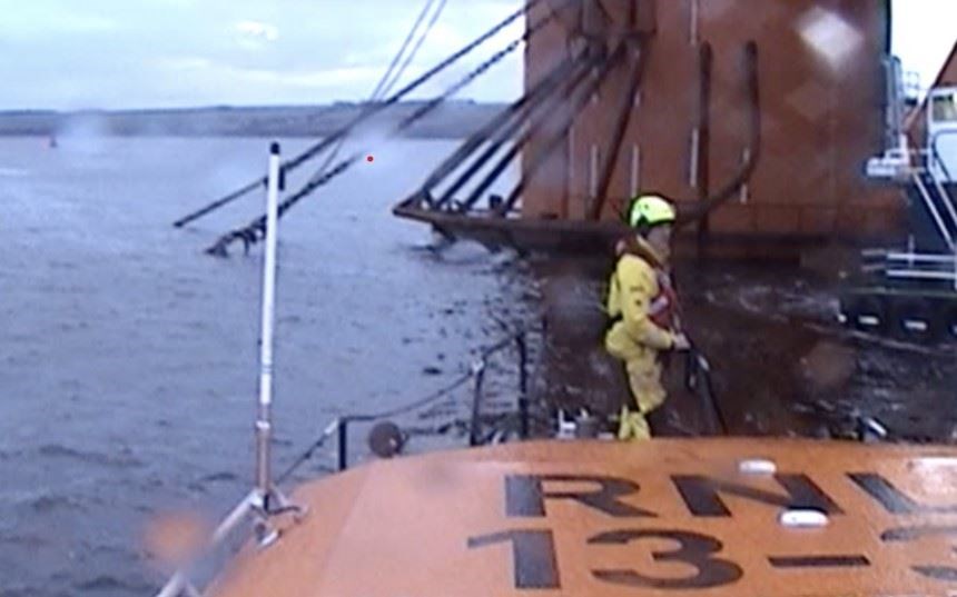 The Invergordon lifeboat's approach to the oil rig. Picture: Invergordon RNLI/Michael MacDonald