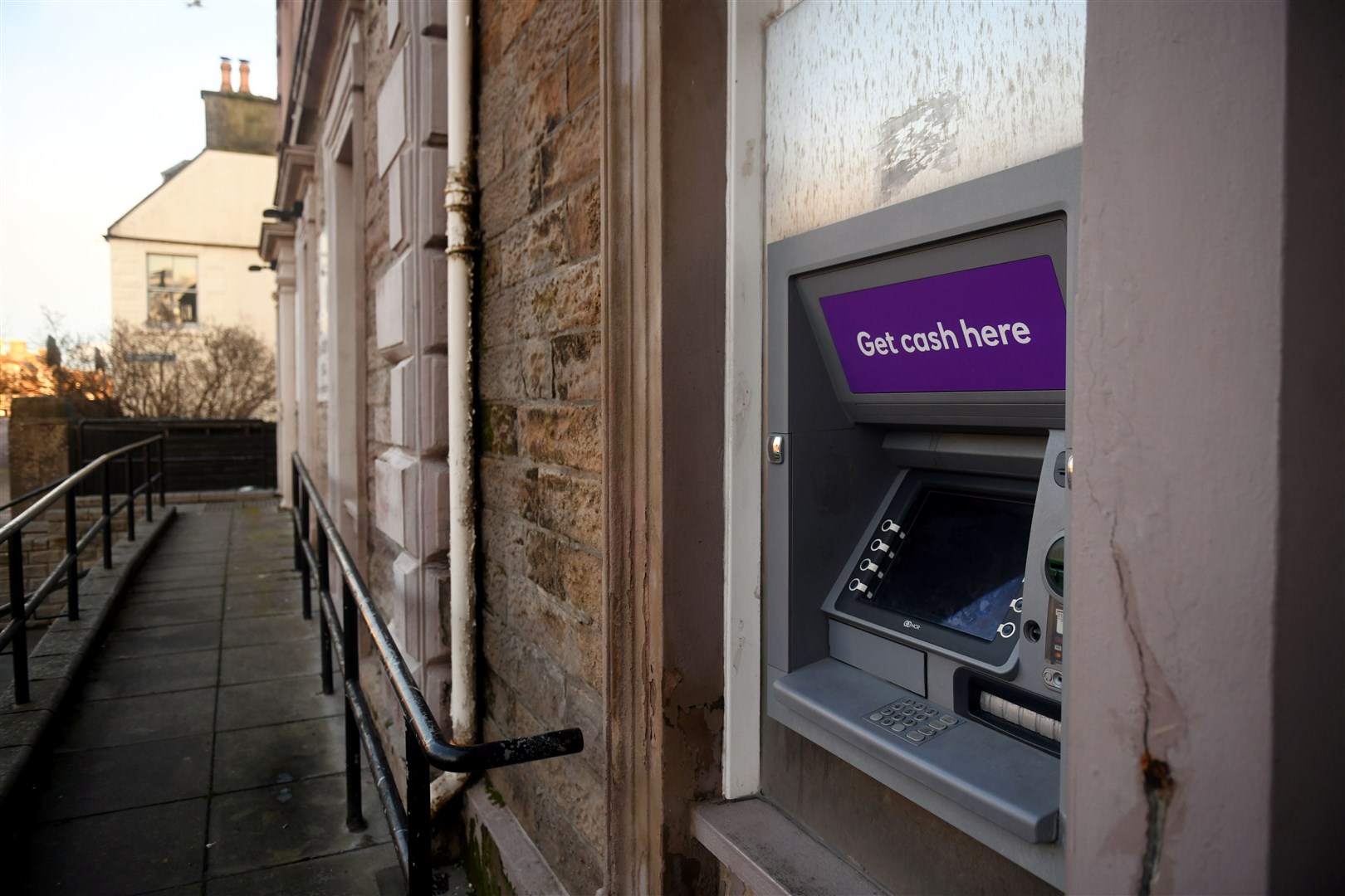 Broken Royal Bank of Scotland cash machine. Picture: James Mackenzie.
