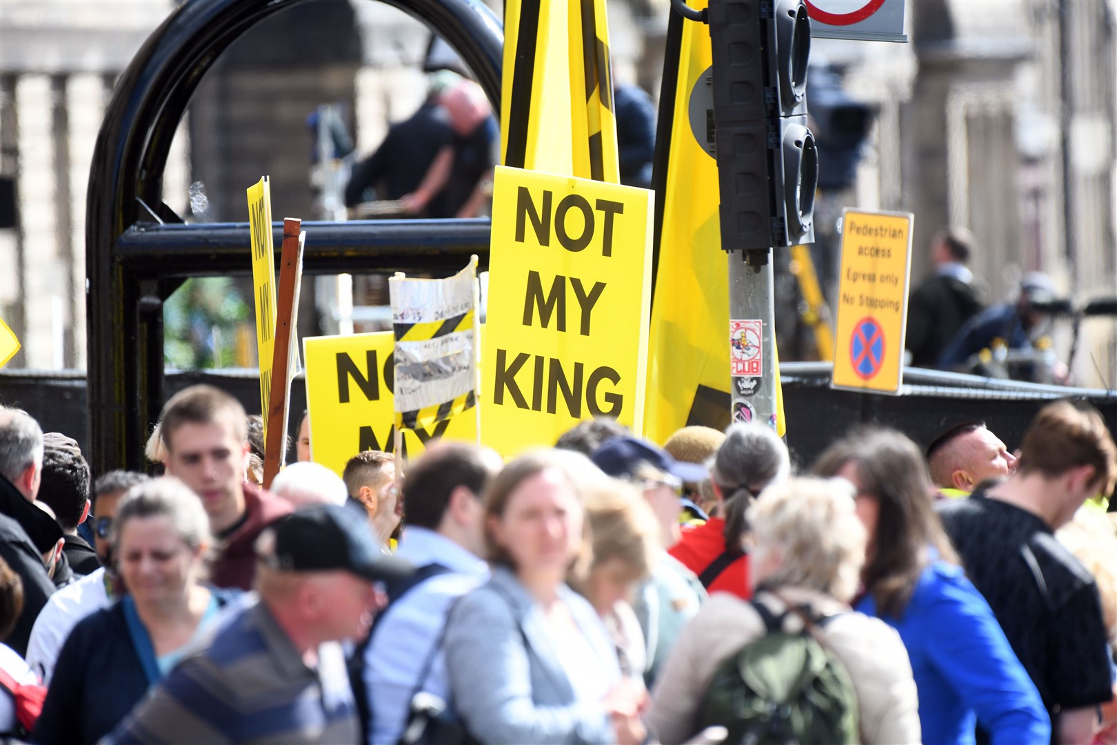 Anti-monarchy protesters outside St Giles’ Cathedral (Mike Boyd/PA)
