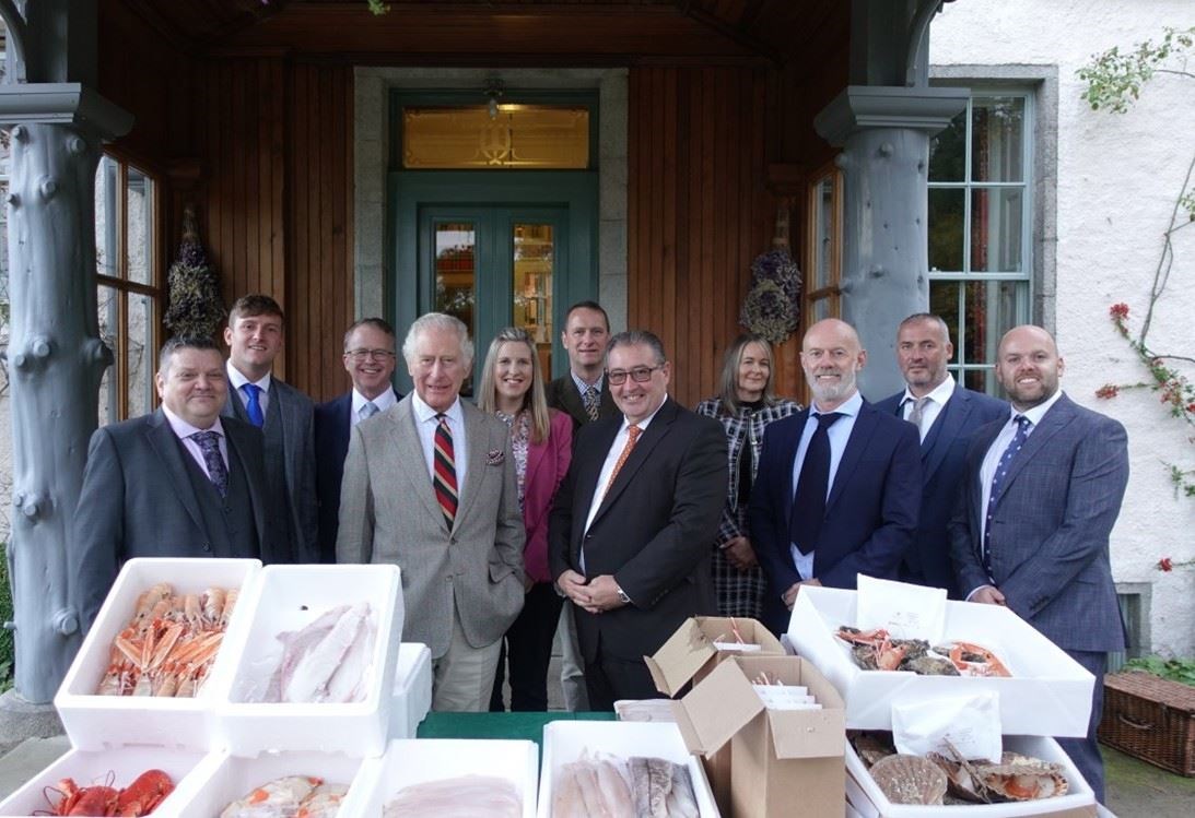 Seafood producers presented their products to the King.