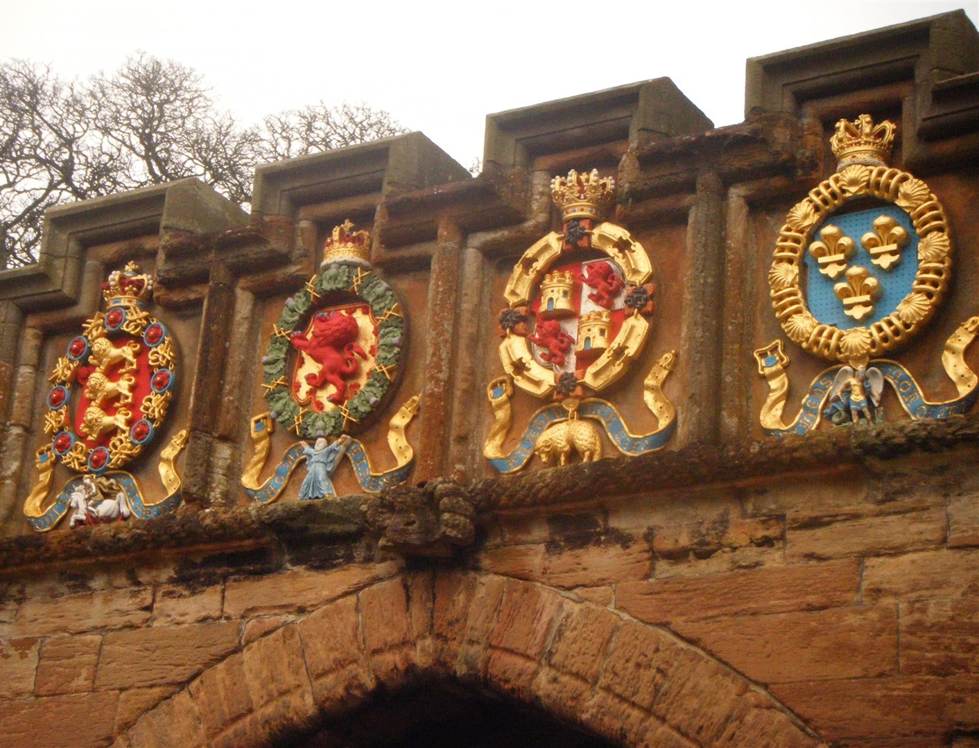 Kings and Queens Tour: the royal arms displayed at Linlithgow Palace