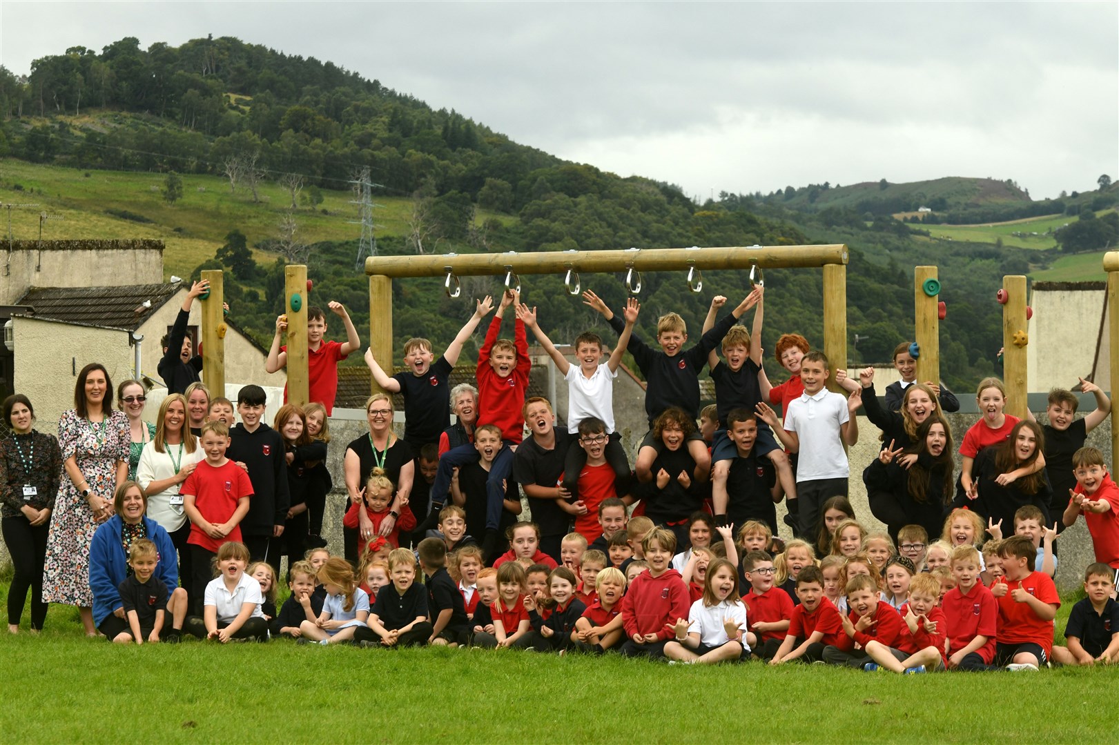 Dingwall Primary school pupils and teachers celebrate a good school inspection. Picture: James Mackenzie.