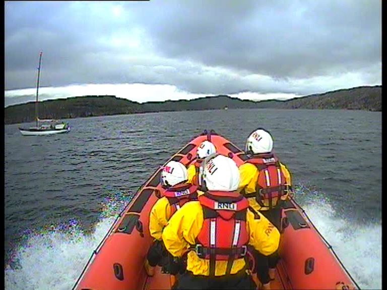 The lifeboat arrives on scene. Picture: Kyle RNLI
