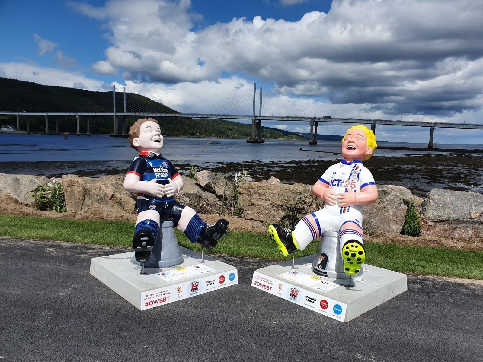 The Oor Wullie Ross County statue (left) sold for slightly more than its Inverness Caley Thistle rival at auction this week.