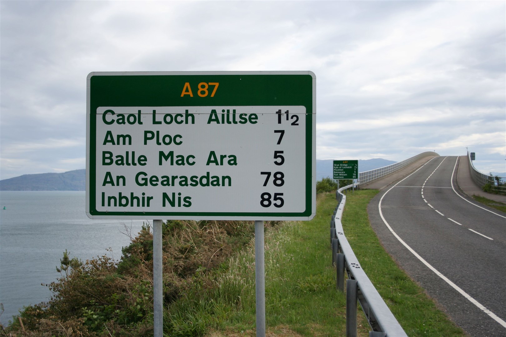 Road sign beside Skye Bridge.