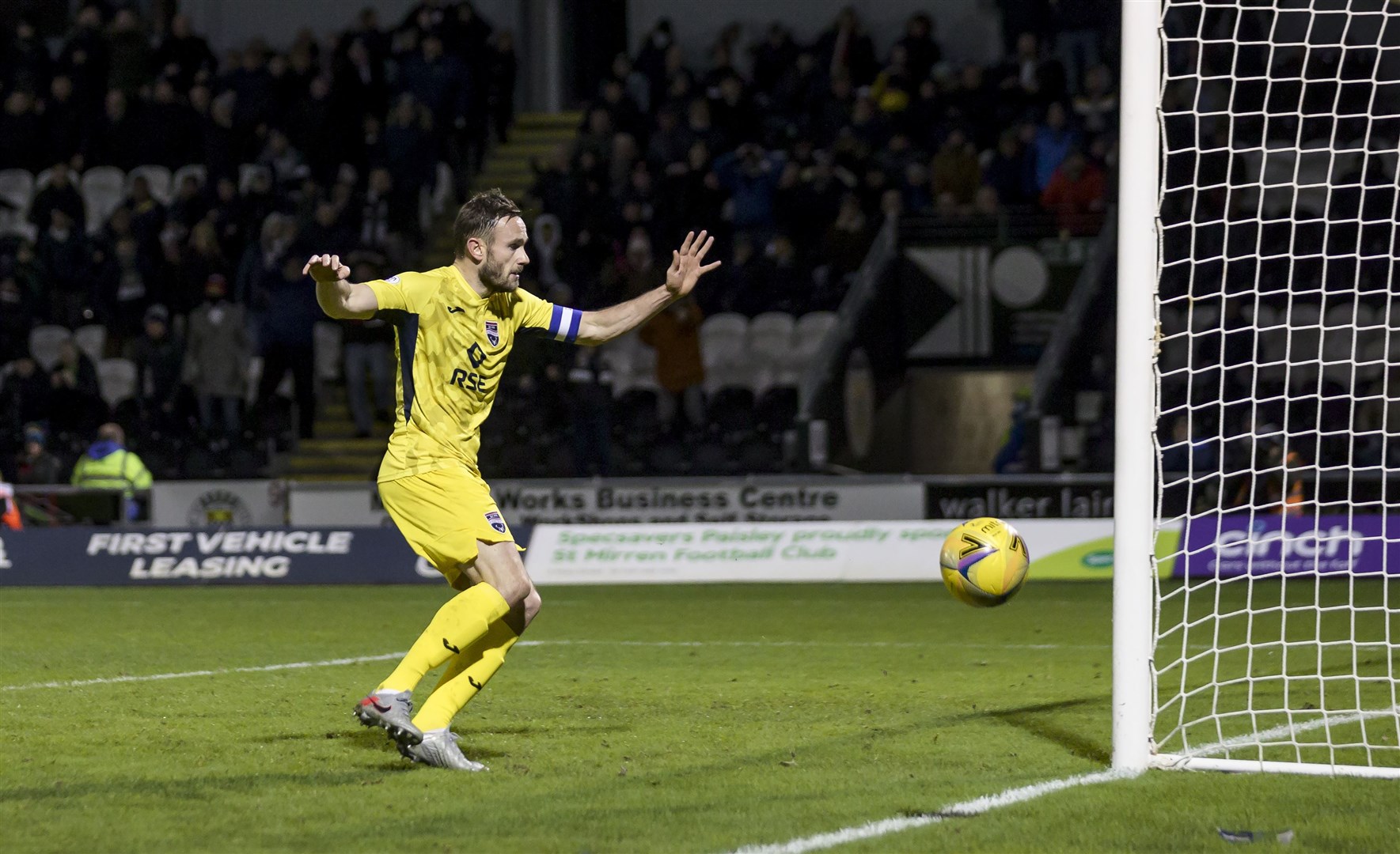 Picture - Ken Macpherson, Inverness. St. Mirren(0) v Ross County(0). 01/12/21. Ross County's Keith Watson clears as shot from St.Mirren's Curtis Main off the line.