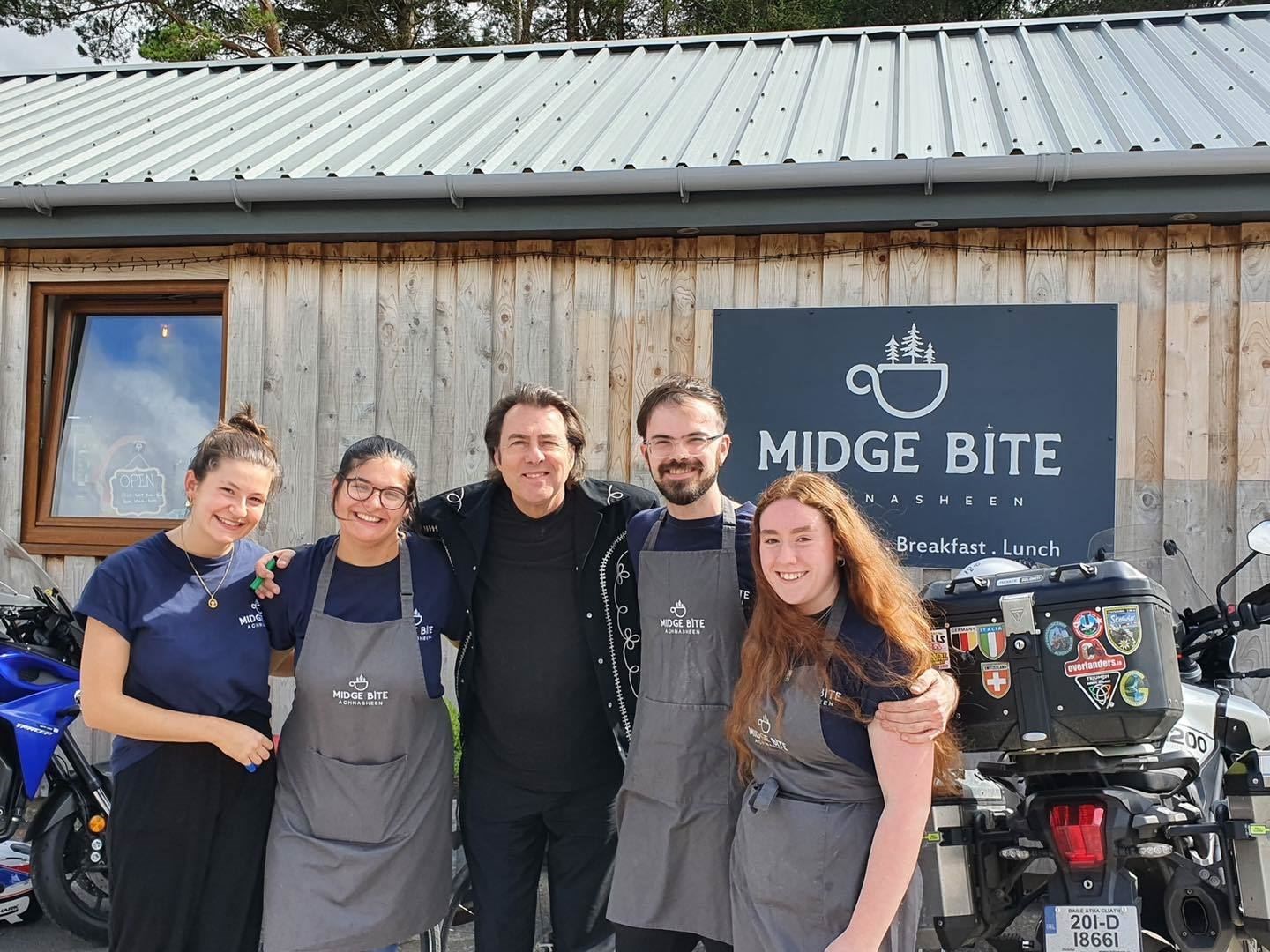 Jonathan (centre) flanked by (from left) Ella Moxon, Kristin langdale, Lewis Mackenzie and Joanna Maclennan. Picture courtesy of The Midge Bite.