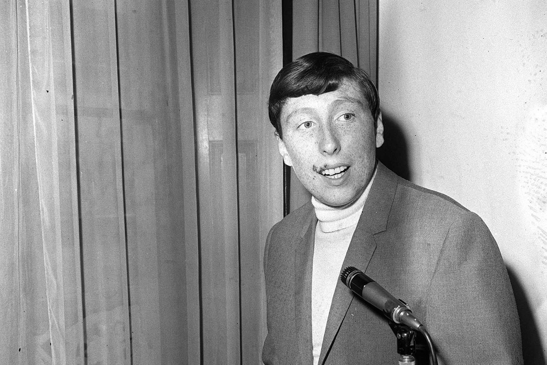 Singer who topped charts on day England won 1966 World Cup ...