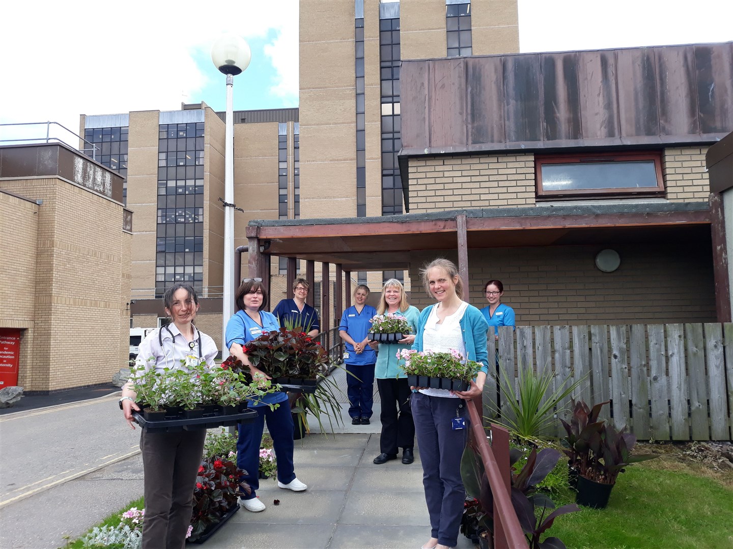 The delivery of plants from the garden provided a boost for renal unit staff.