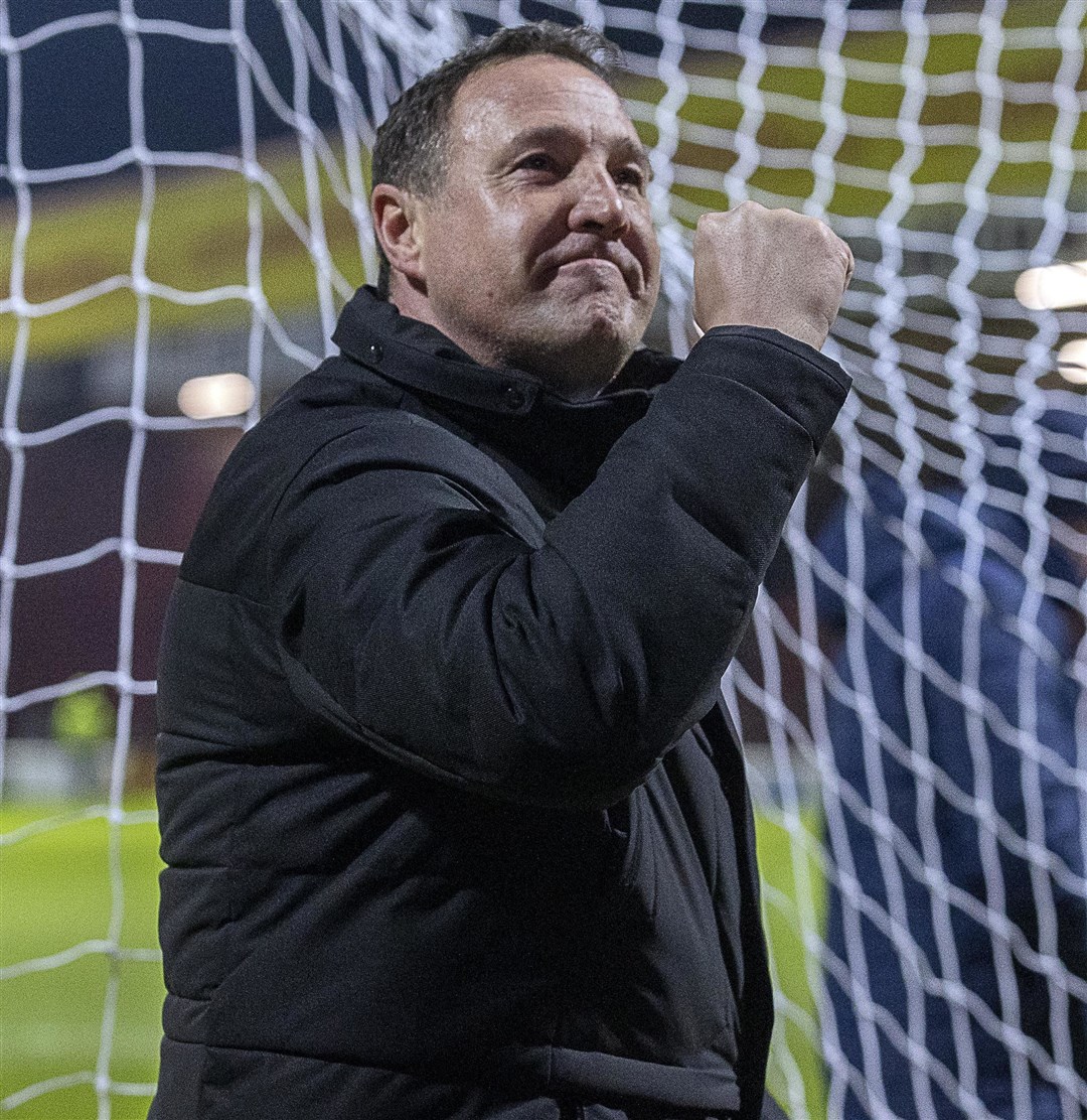 Picture - Ken Macpherson. Motherwell(0)v Ross County(1). 02.03.22. Celebrations at the end towards the travelling support from Ross County manager Malky Mackay.