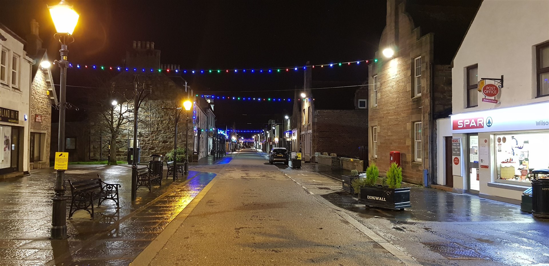 Christmas lights on Dingwall High Street were thin on the ground after concerns over maintenance of wiring and fixings needed to support them.
