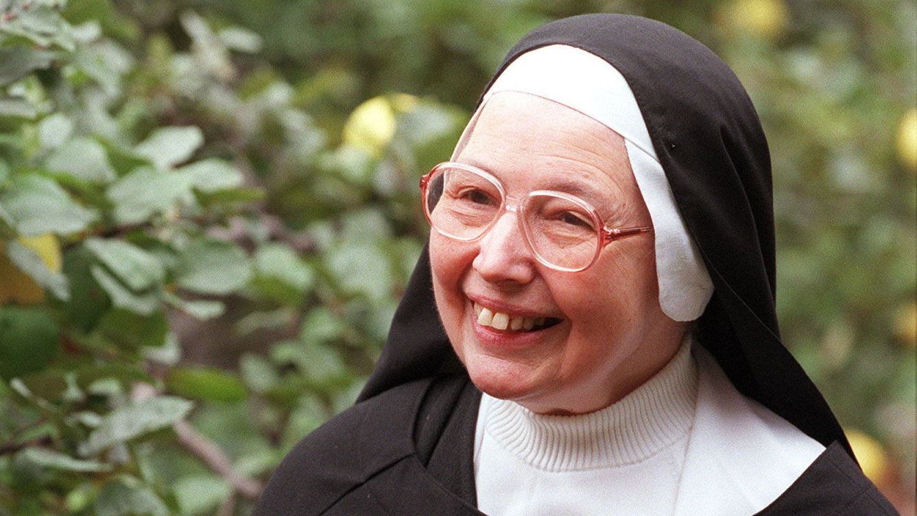 Sister Wendy Beckett.